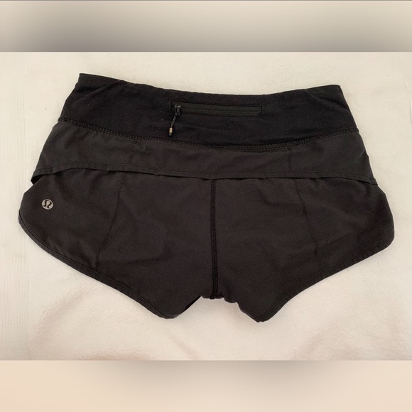 🖤 Lulu shorts - Picture 1 of 3